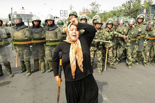 Çin'in kurduğu kampların sonucu! Uygur Türklerinin nüfusu hızla azalıyor