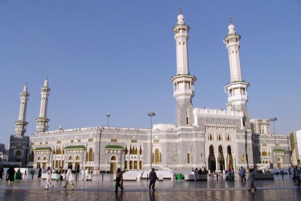 Mescid-i Haram ve Mescid-i Nebevî açılıyor mu?