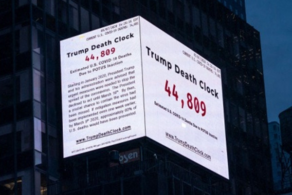 Times Meydanı'nda dikkat çeken pano: ''Trump Ölüm Saati''