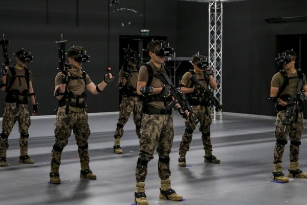 Özel Harekat Polisleri, çatışma şartlarına sanal ortamda hazırlanıyor