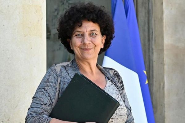 Fransız Bakan Vidal: Kovid-19'a karşı aşı 18 aydan önce hazır olamaz