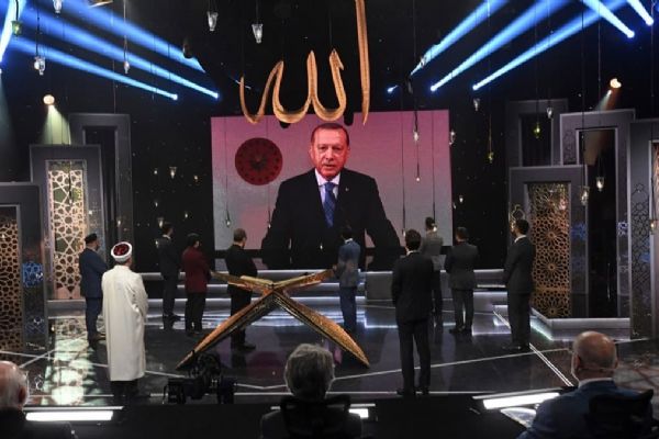 TRT'nin ''Kur'an-ı Kerim'i Güzel Okuma Yarışması''nın finali Kadir Gecesi'nde yayınlanacak