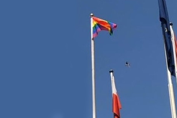 LGBT bayrağı krizi: Irak'tan AB ülkelerine tepki