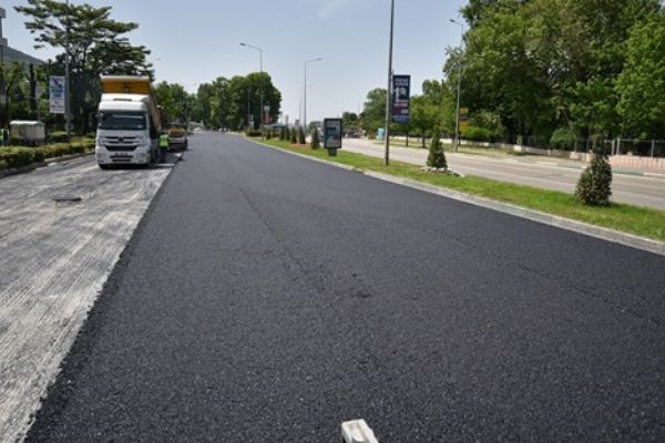 Bursa'da 7/24 asfalt mesaisi