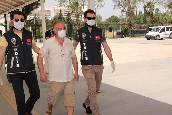 Antalya'da İslamiyet'e hakaret ettiği öne sürülen kişi tutuklandı