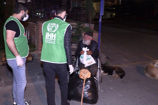 İHH, Ramazan'da evsizleri unutmadı