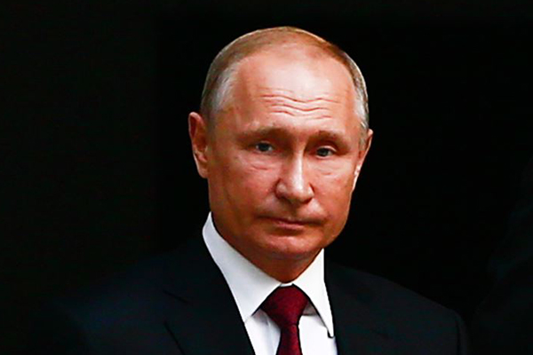 Petrol krizi ve salgın Putin'e desteği azalttı