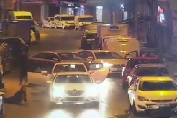 Kağıthane'de bir grup ile bekçiler arasındaki çatışma