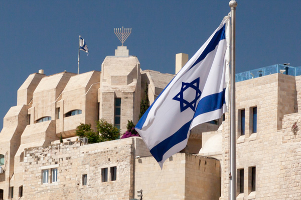 İsrail’de ibadethaneler tekrar açılıyor