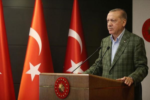 Cumhurbaşkanı Erdoğan, tüm yurtta okunan İstiklal Marşı’na eşlik etti