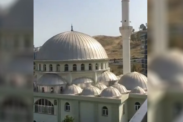 İzmir’de cami hoparlörlerinden ‘Çav Bella’ çalındı