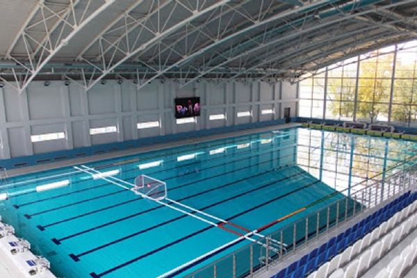 Uzmanlar uyarıyor: Koronavirüs denizden bulaşmaz, havuz gibi durgun sular daha riskli