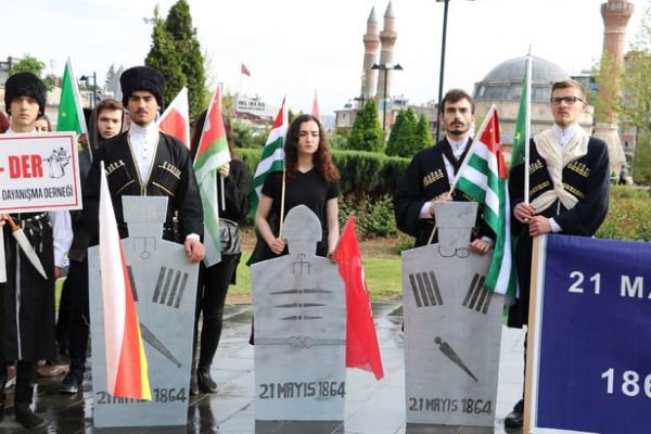 Ruslar, Çerkezleri sürgüne mi gönderdi?