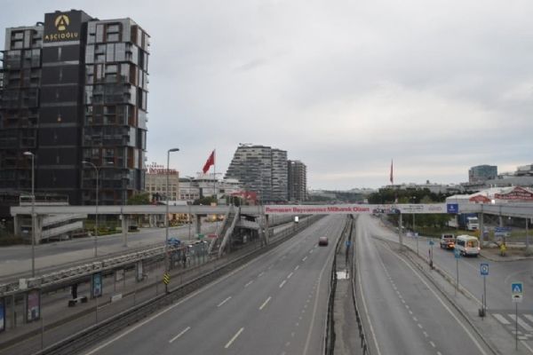İstanbul bayramın ikinci gününde de sessizliğini koruyor