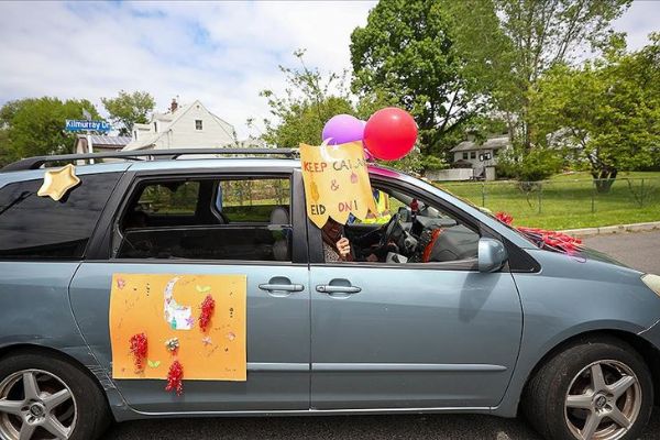 ABD'de Müslümanlar, Kovid-19 nedeniyle 'arabada' bayramlaştı