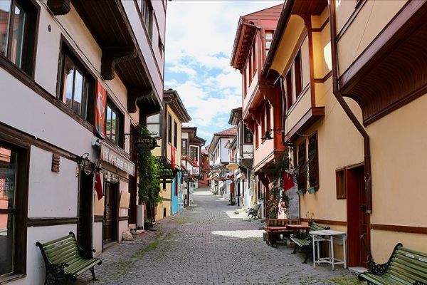 Ramazan Bayramı'nın ikinci gününde sokaklar boş kaldı