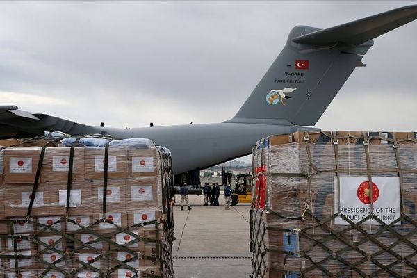 Cumhurbaşkanı Erdoğan'ın mektubu ve Çad'a gönderilen tıbbi yardım malzemeleri yetkililere teslim edildi