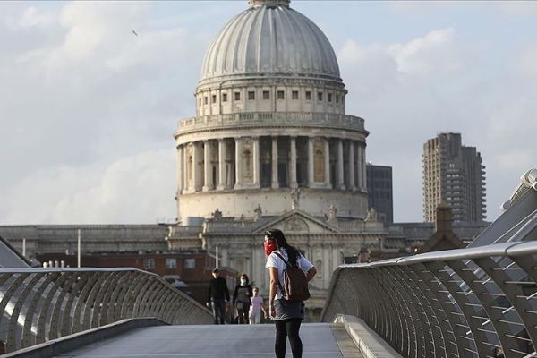 İngiltere'de Kovid-19 takip sistemi devreye giriyor