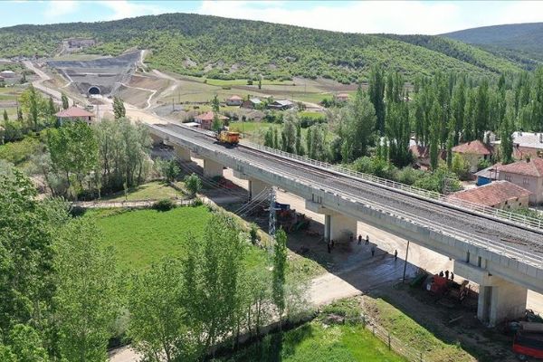 Ankara-Sivas YHT inşaatında sona doğru