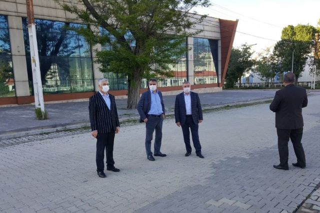 Tatvan'da namaz kılınacak alanlarda son hazırlık