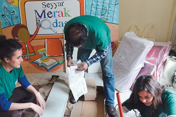 Turkcell Gönüllüleri'nden çocuklara Mutlu Masallar