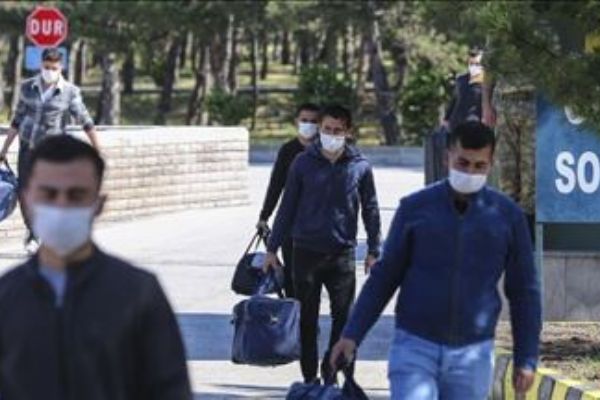 Kovid-19 nedeniyle ertelenen terhis işlemleri yeniden başladı