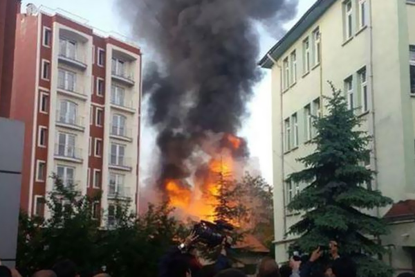 Fatih'te korkutan patlama