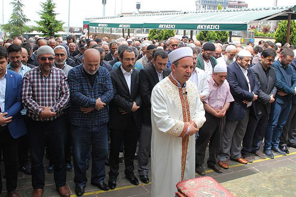 Nizami'nin gıyabi cenaze namazı kılındı