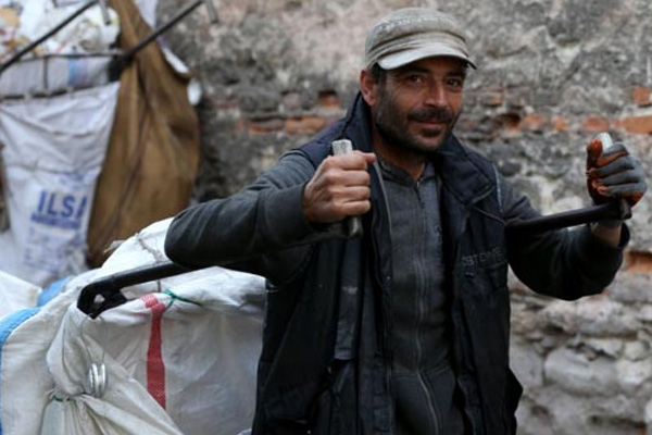 Suriyeli kağıt toplayıcısına iş teklifi yağıyor