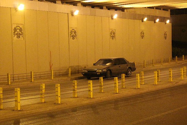 Şüpheli araç hızlı tren seferini aksattı