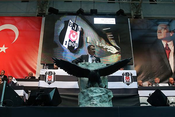 Beşiktaş'ta yönetim ibra edildi