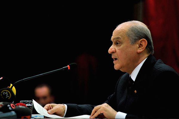 Bahçeli'den hükümete çağrı: Zaman aleyhimize işliyor