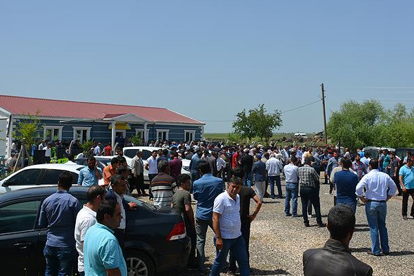 Diyarbakır'daki taziye evinde HDP'lilere tepki