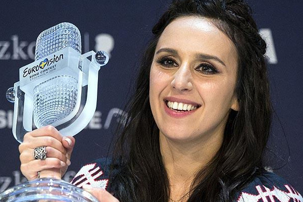 2016 Eurovision'u Kırımlı Cemile kazandı