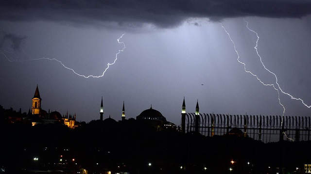 İstanbul'da yağış başladı