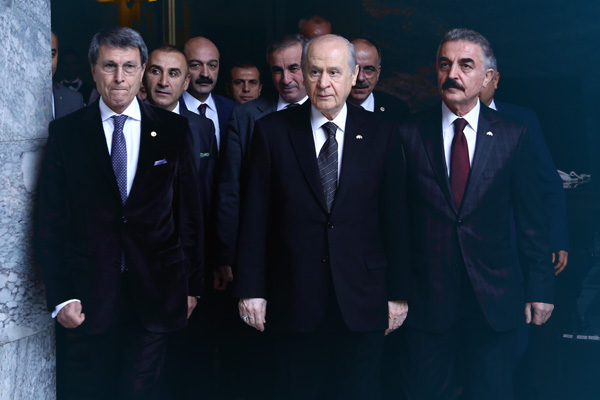 MHP'de muhalifler hızla tasfiye edilecek