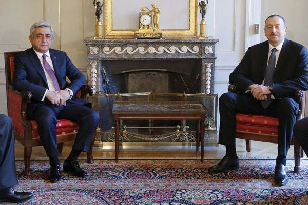 Ermenistan ve Azerbaycan liderleri buluştu