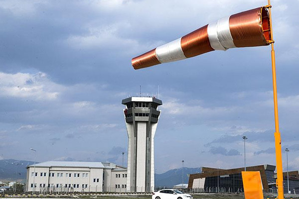 Hakkari'de 284 gündür uçak seferi yapılamıyor