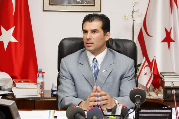 Kıbrıs'ta çözüm yıl sonuna kaldı