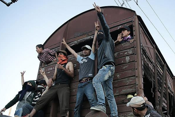 Yunan polisi ile sığınmacılar arasında arbede