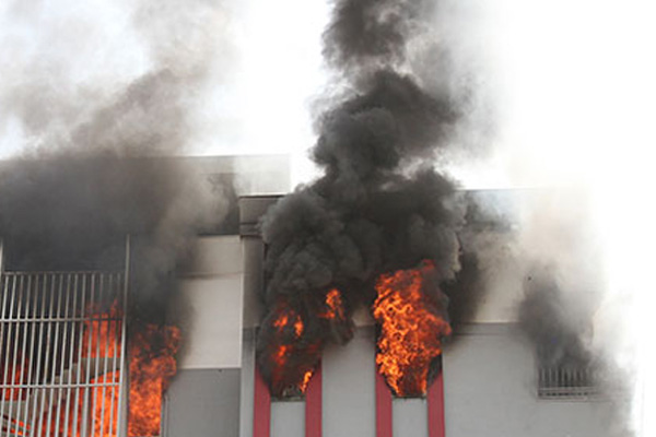 Balat'ta korkutan yangın