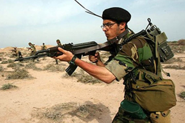 İran'da askerlik süresi çocuk başına üç ay kısaltılıyor