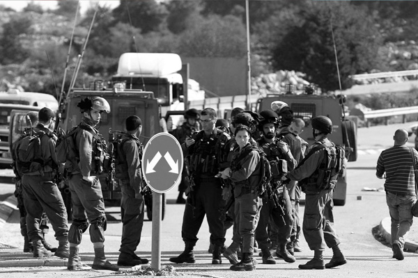 İsrail 28 kadını Facebook paylaşımları nedeniyle gözaltına aldı