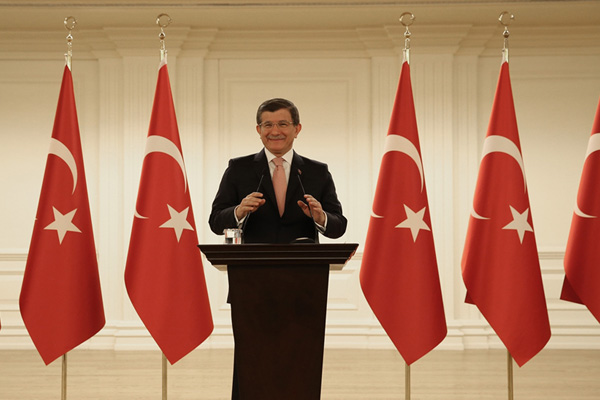 Binali Yıldırım kararı sonrası Davutoğlu'nun ilk tepkisi