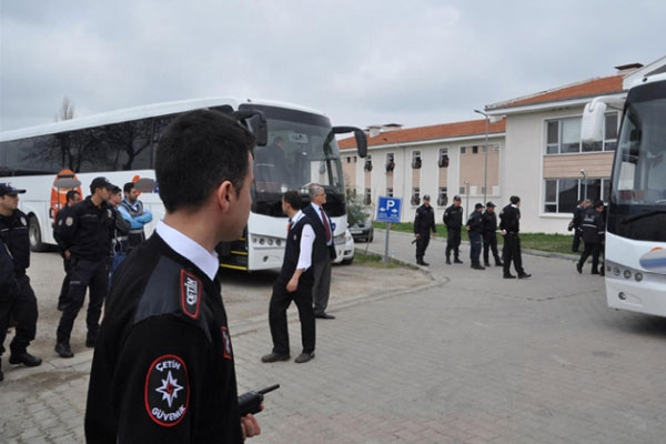 Yunanistan'a gideceklere grev uyarısı