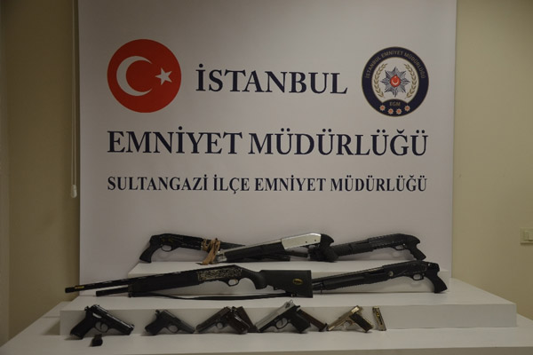 Çuvaldan 10 adet silah çıktı