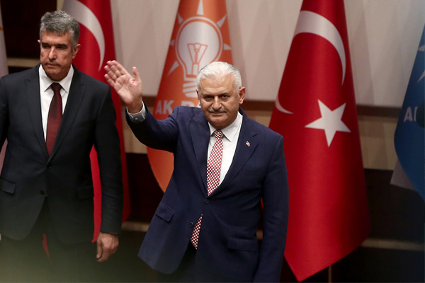 Yetkin: Binali Yıldırım zannedildiği gibi 'evet efendimci' değil...