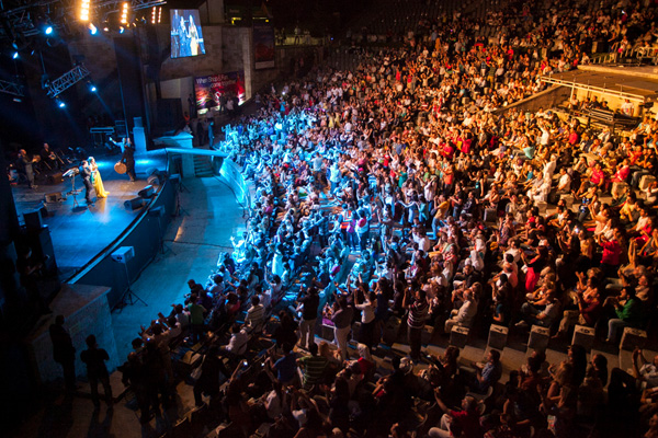 'Harbiye Açıkhava Tiyatrosu yıkılıyor'