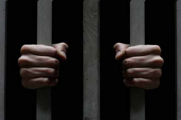 Azerbaycan’da 10 bin kişiye af