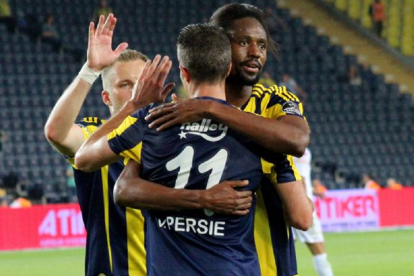 Fenerbahçe ekonomisini sıkma kararı aldı